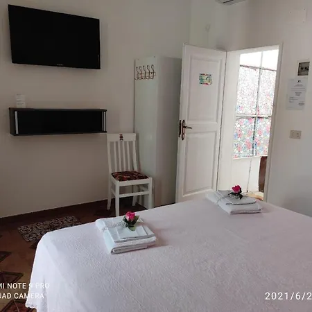 Enza Room's Coast Affittacamere Гостевой дом Амальфи