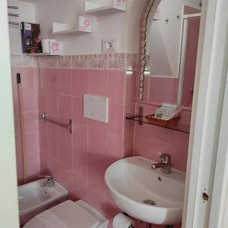 Enza Room's Coast Affittacamere 2* Амальфи